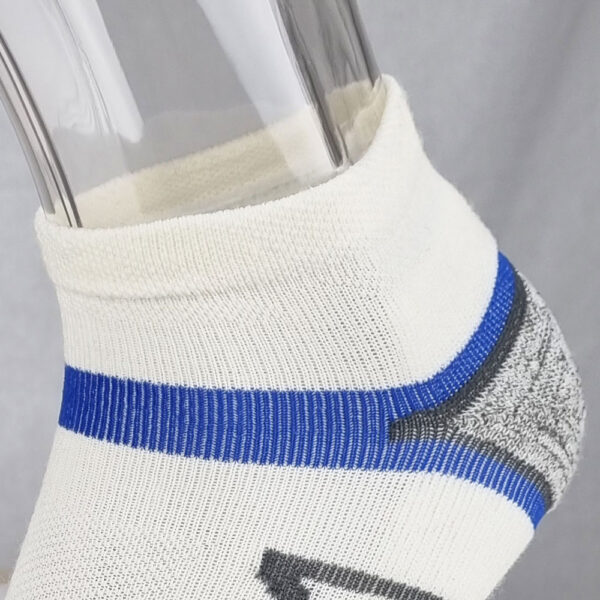 S328X 10k Extreme Socks features cuff